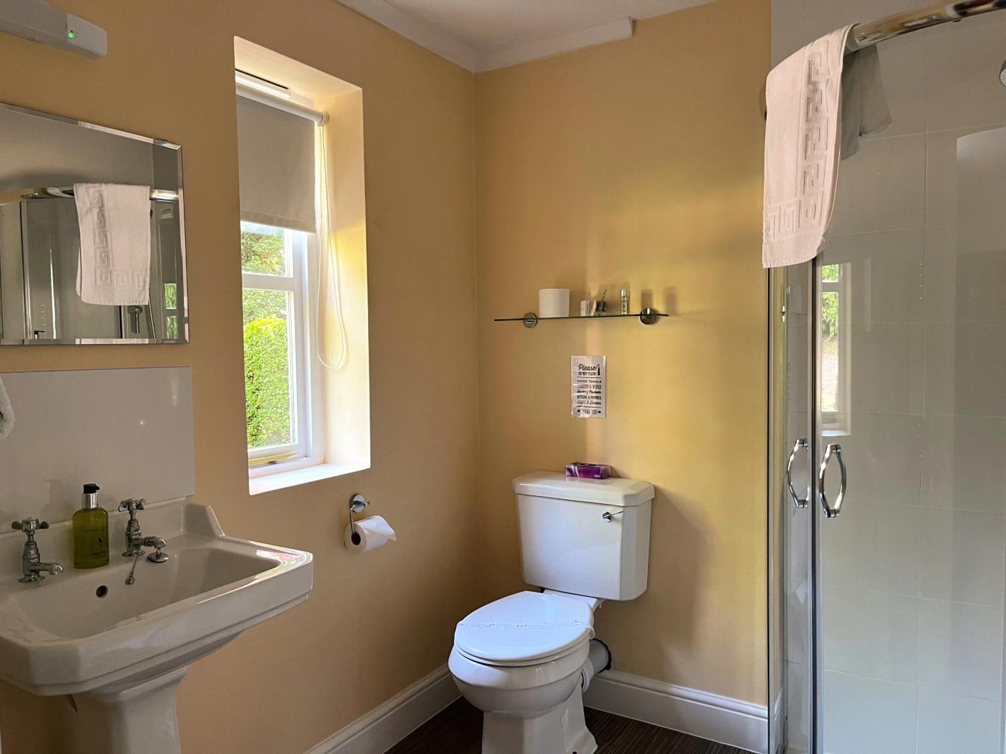The Cottage Guest House Birchanger Экстерьер фото