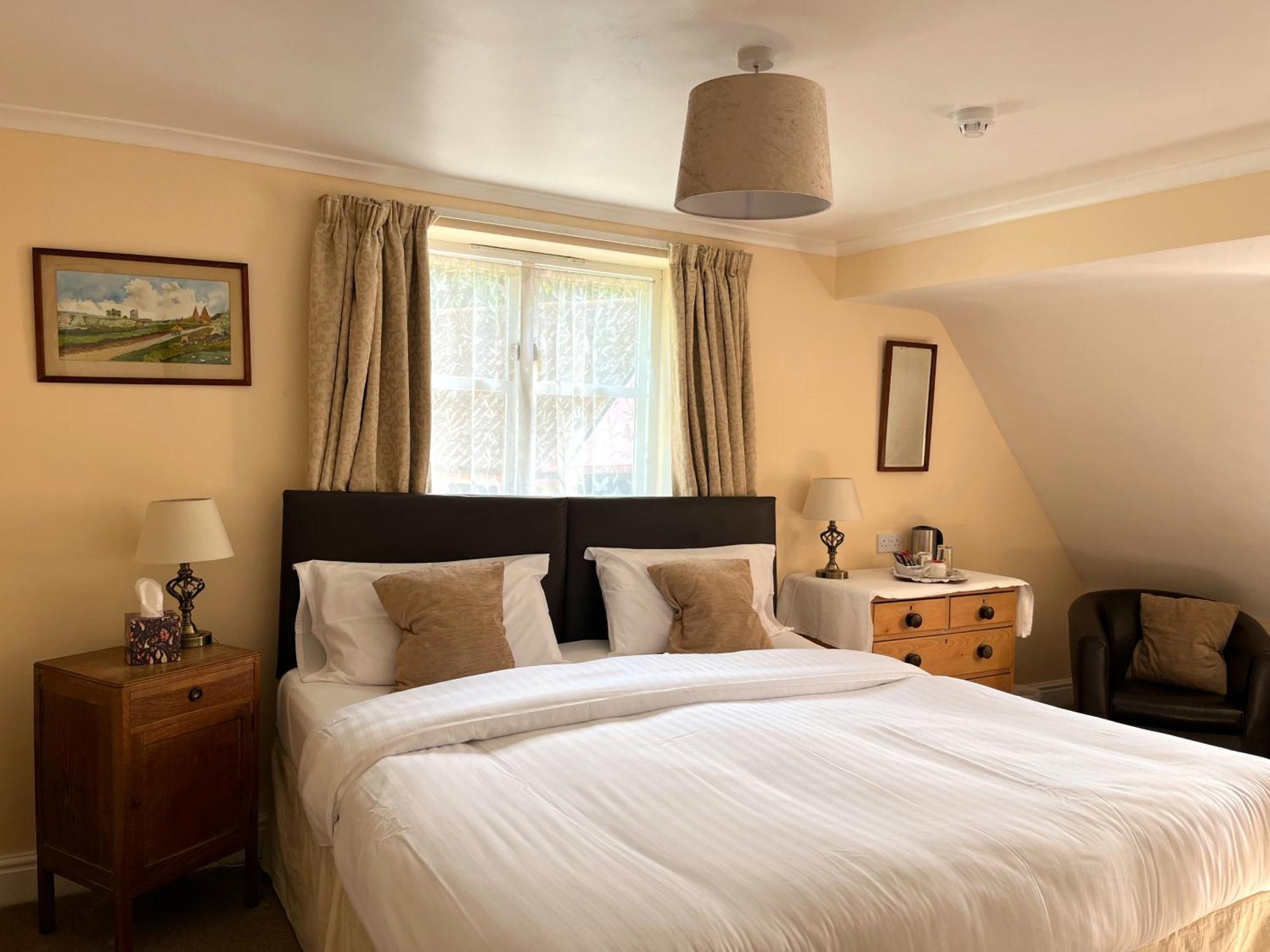 The Cottage Guest House Birchanger Экстерьер фото