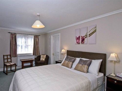 The Cottage Guest House Birchanger Экстерьер фото